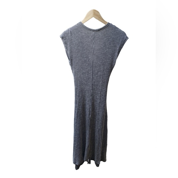 Adorable Black &White Thin Striped Dress w/Belt ♠️ - Picture 2 of 5